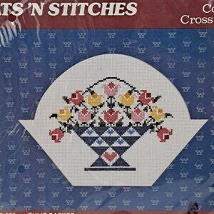 Lynn Craft Mats ‘N Stitches Tulip Basket Counted Cross Stitch Kit NWT